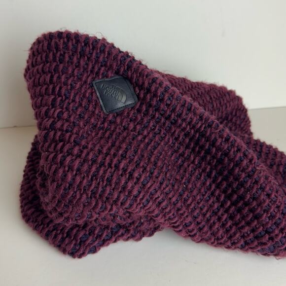 The North Face Scarf - Picture 1 of 4